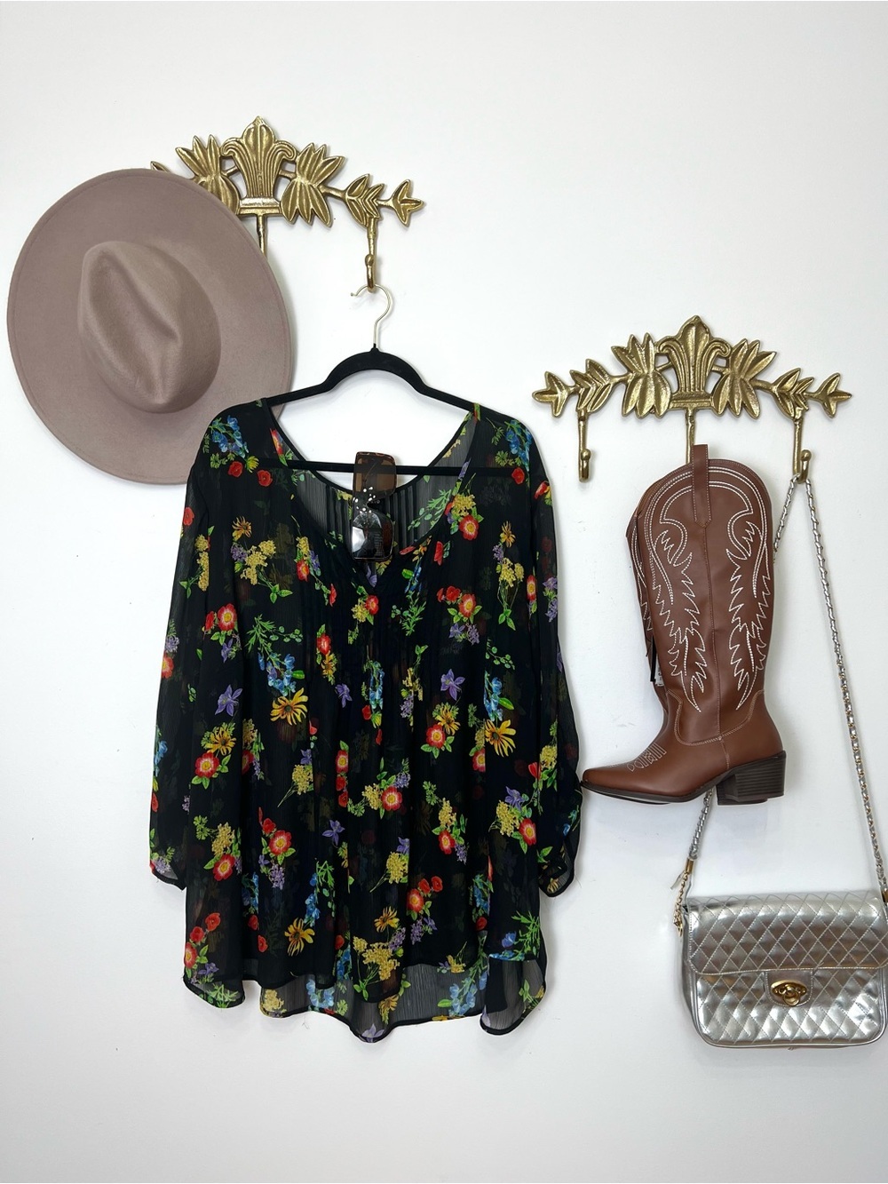 Women's Black Floral Peasant Blouse 3X ptp 31” l 32”